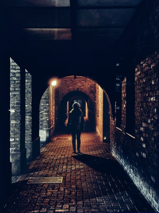 Vinner månedens bilde i desember Foto: Patty Thorbergsen Tema: Mørket Tittel: Alone in the tunnel