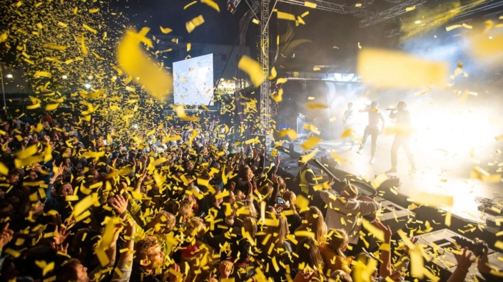 Vinner månedens bilde i juni Foto: Steve Nilsen Tema: Stemning Tittel: Fæstivalstemning